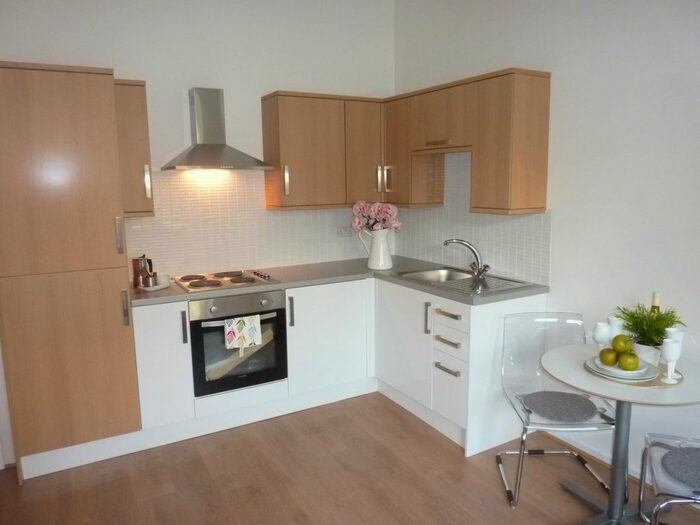 2 Bedroom Flat To Rent In Alness Road, Holyrood House, Manchester, M16