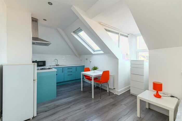 Studio To Rent In Heaton Hall Road, Heaton, Newcastle Upon Tyne, NE6