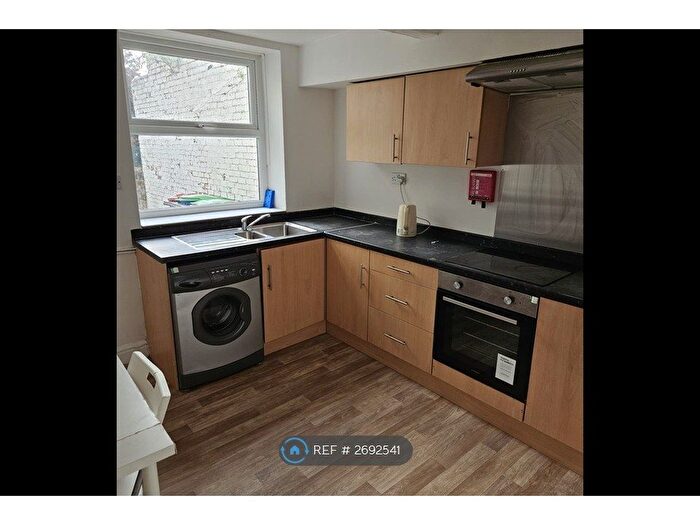 4 Bedroom Terraced House To Rent In Albert Street, Hucknall, Nottingham, NG15