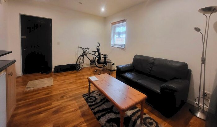 Studio To Rent In Kingston Road, London, SW20