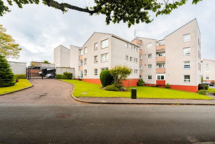 3 Bedroom Flat For Sale In East Court, Ravelston House Park, Edinburgh, EH4