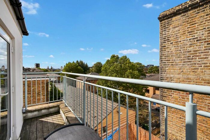 2 Bedroom Flat To Rent In Fortess Road, Kentish Town, London, NW5