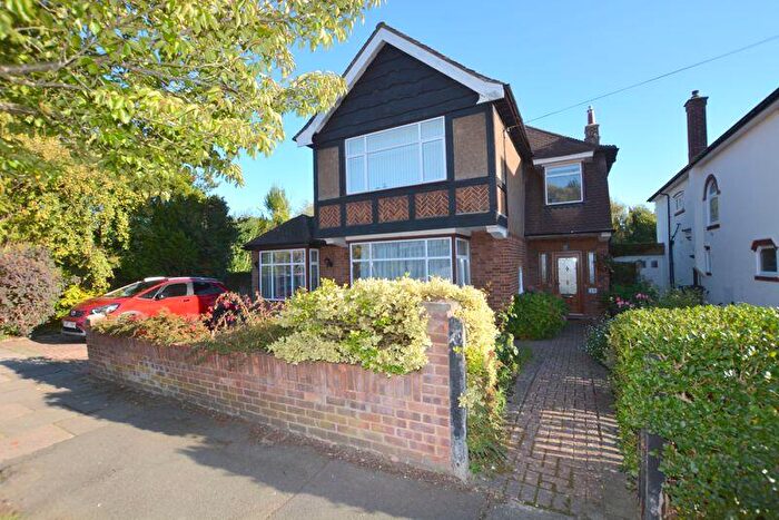 4 Bedroom Detached House For Sale In Park View, Hatch End, HA5