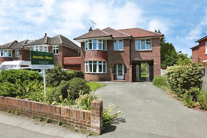 4 Bedroom Detached House For Sale In Bellemoor Road, Southampton, Hampshire, SO15
