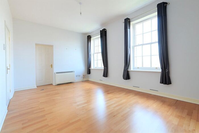 2 Bedroom Flat To Rent In James Lee Square, Enfield, EN3