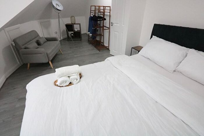 2 Bedroom Flat To Rent In Barlow Moor Road, Chorlton, M21