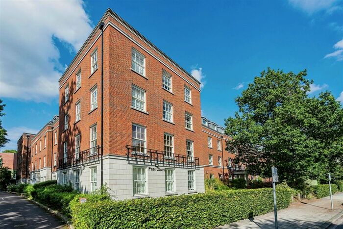 1 Bedroom Flat For Sale In Peel Court, College Way, Welwyn Garden City, Hertfordshire, AL8