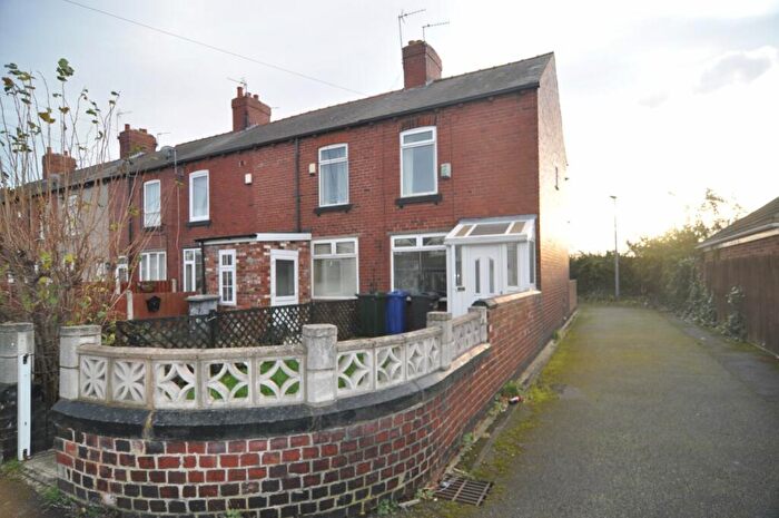 2 Bedroom House To Rent In Cross Street, Great Houghton, S72