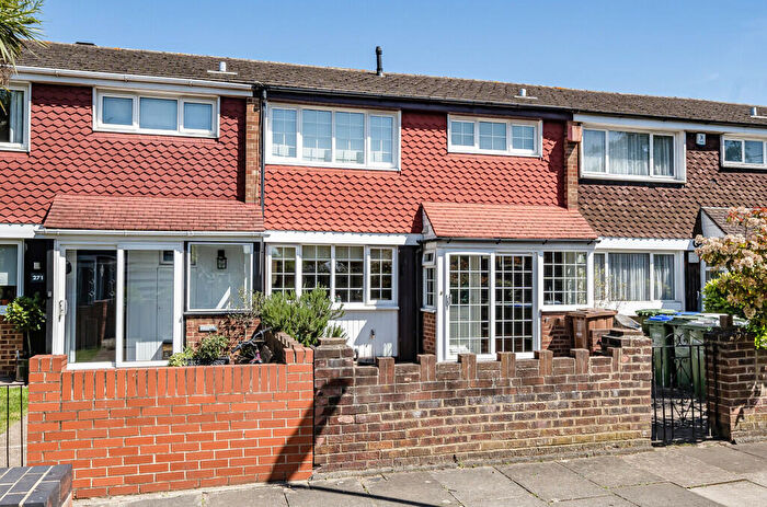 3 Bedroom End Of Terrace House For Sale In Hurst Road, Bexley, DA5