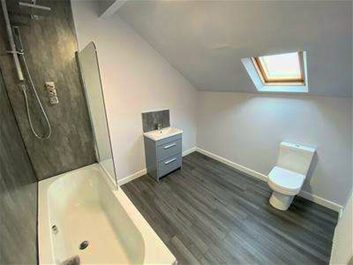 4 Bedroom Terraced House To Rent In Four Bedroom House - Roman Place, Leeds, LS8