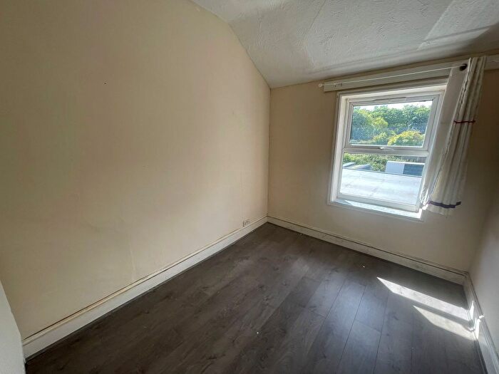 1 Bedroom Flat To Rent In Hobs Road, Wednesbury, WS10