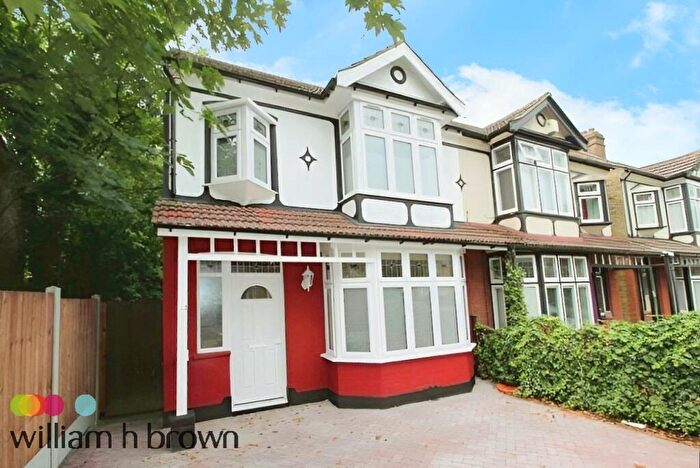 3 Bedroom Semi-Detached House To Rent In Romford, Essex, RM1