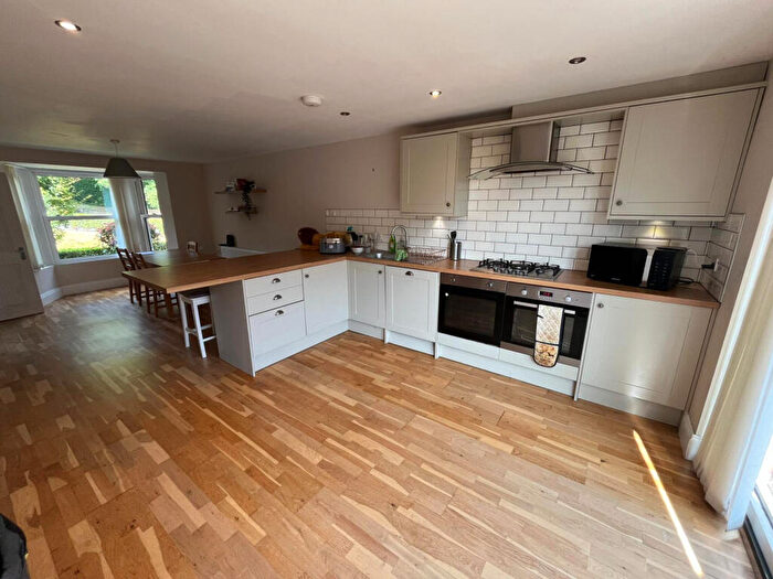 4 Bedroom Terraced House To Rent In Cardigan Road, Leeds, LS6