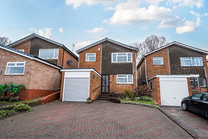 3 Bedroom Detached House For Sale In Sambourn Close, Solihull, West Midlands, B91