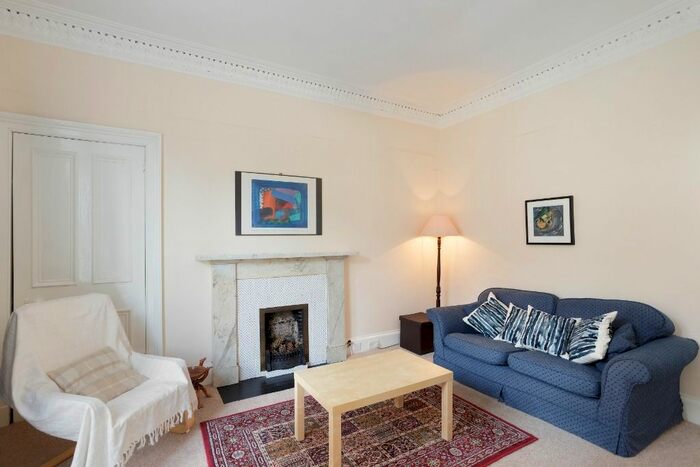 2 Bedroom Flat To Rent In Blackwood Crescent, Newington, Edinburgh, EH9