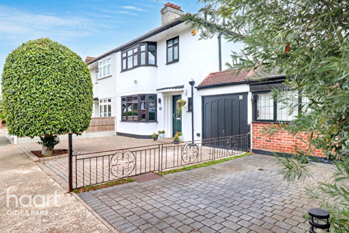 3 Bedroom Semi-Detached House For Sale In Netherpark Drive, Gidea Park, RM2