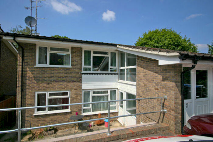 1 Bedroom Flat To Rent In High Trees, Haywards Heath, RH16