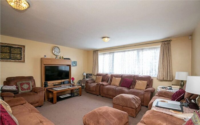 4 Bedroom Terraced House To Rent In Hounslow, TW5