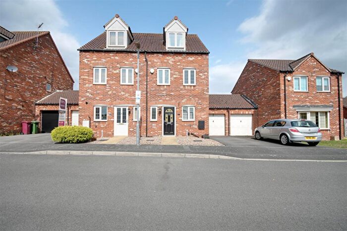 3 Bedroom Semi-detached House For Sale In Barnard Meadows, Kirton Lindsey, DN21