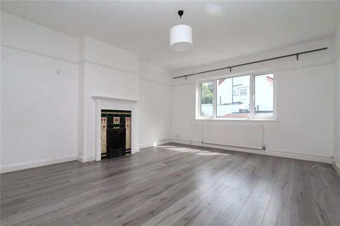 3 Bedroom Apartment To Rent In Grove Avenue, Muswell Hill, London, N10