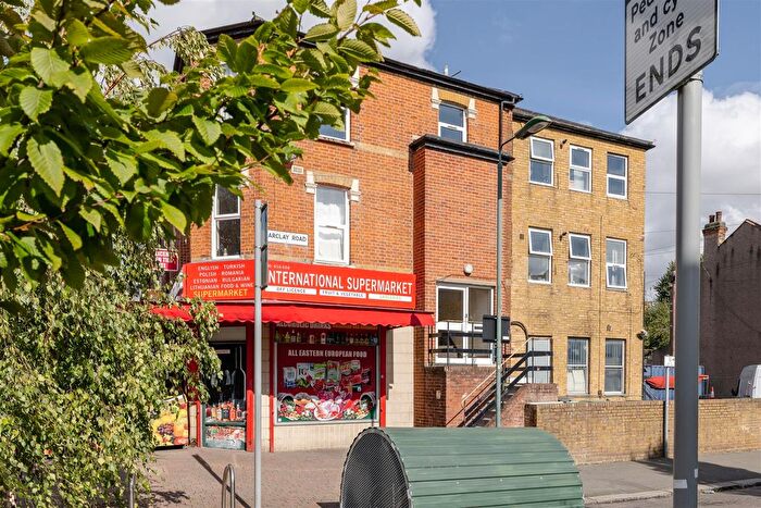 2 Bedroom Flat To Rent In High Road Leytonstone, Leytonstone, E11