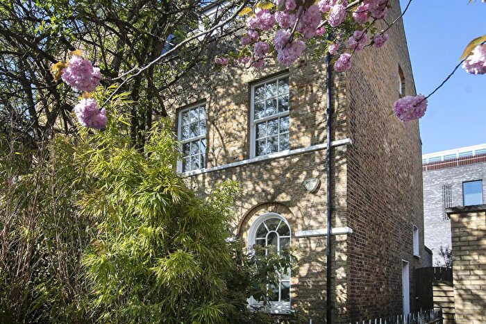 3 Bedroom End Of Terrace House For Sale In Peckham Hill Street, London, SE15