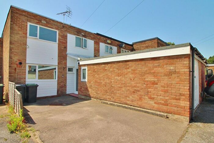 3 Bedroom Terraced House For Sale In Bassett Walk, Havant, PO9