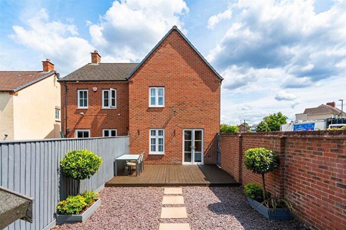 3 Bedroom Semi-Detached House For Sale In Anchor Lane, Solihull, B91