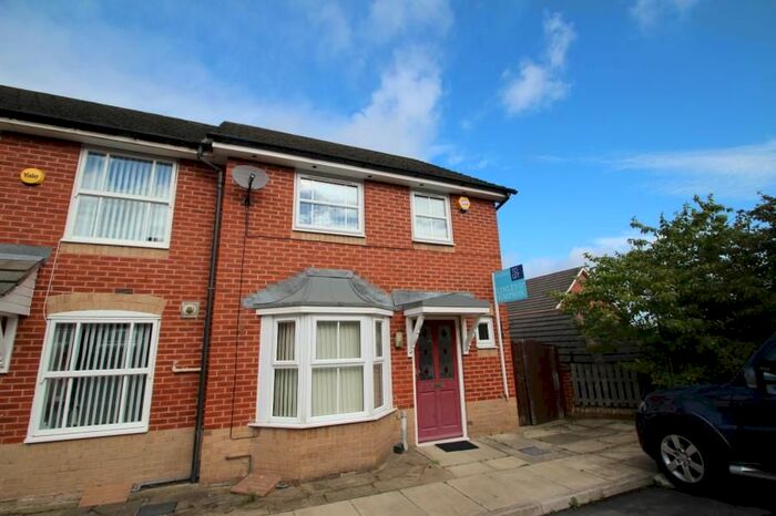 3 Bedroom Semi-Detached House To Rent In Tinkler Stile, Thackley BD10