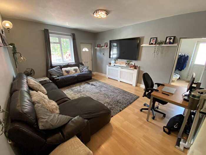 2 Bedroom End Of Terrace House To Rent In Grace Road, Aylestone, LE2