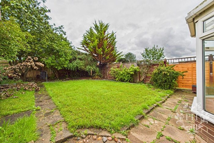 3 Bedroom Semi Detached House For Sale In Mickledales Drive, Marske-By-The-Sea, TS11