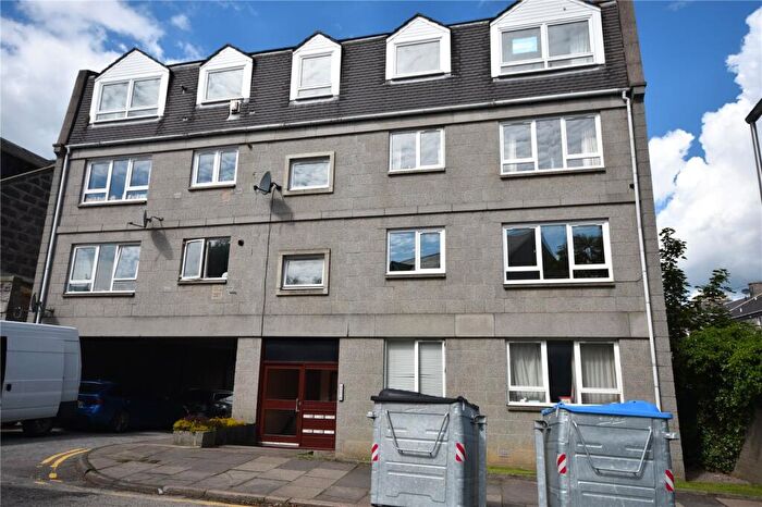 3 Bedroom Flat To Rent In Fonthill Terrace, City Centre, Aberdeen, AB11