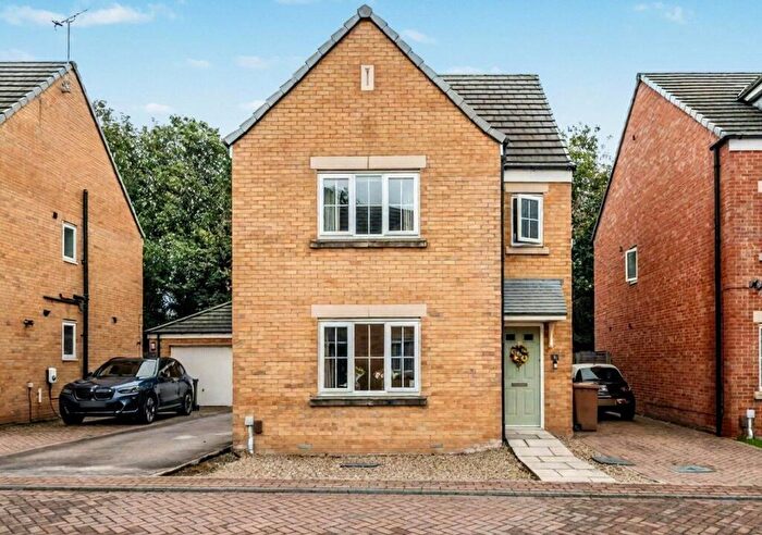 4 Bedroom Detached House For Sale In Beech Tree Avenue, Kirkstall, Leeds, LS5