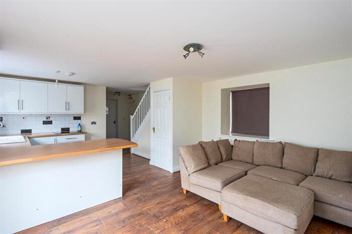 2 Bedroom Cottage To Rent In Holmpton Road, Hollym, Withernsea, HU19