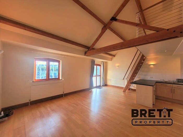 2 Bedroom Flat To Rent In Victory House, Nelson Quay, Milford Haven, SA73