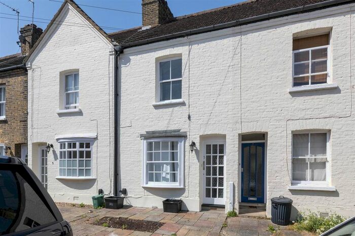 3 Bedroom Cottage To Rent In Princes Road, Richmond, TW10