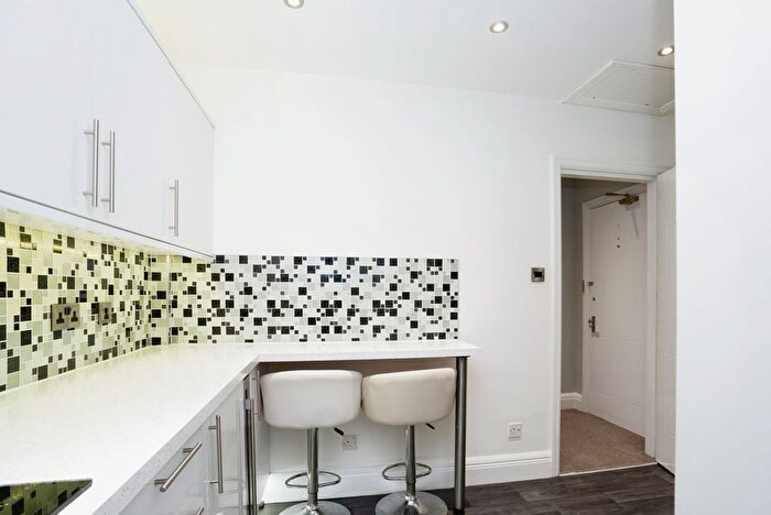 1 Bedroom Flat To Rent In Prince Of Wales Apartments, Esplanade, Scarborough, North Yorkshire, YO11