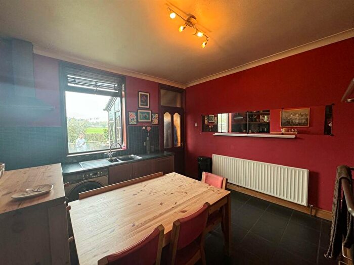 3 Bedroom Terraced House For Sale In Middleton Avenue, Rothwell, Leeds, LS26