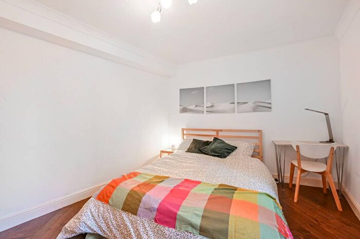 1 Bedroom Flat To Rent In Peninsula Court, Canary Wharf, London, E14
