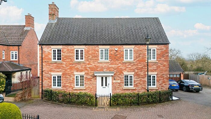 4 Bedroom Detached House For Sale In Bradgate Gardens, Hinckley, LE10