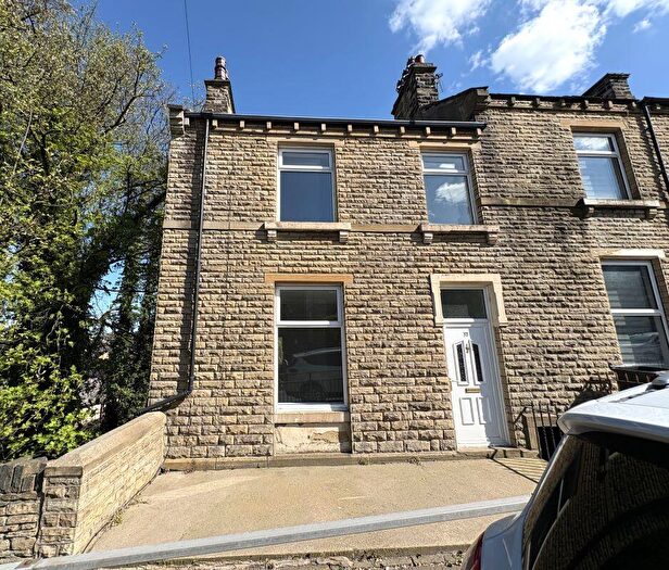 2 Bedroom End Of Terrace House For Sale In Huddersfield Road, Brighouse, HD6