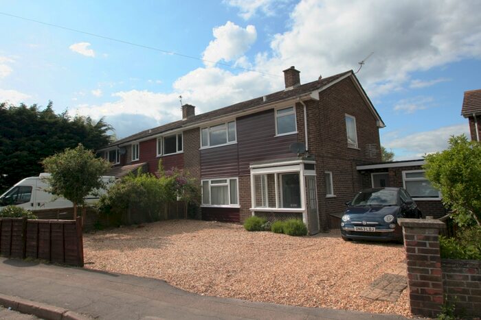 4 Bedroom Semi-Detached House To Rent In Fifth Road, Newbury, RG14