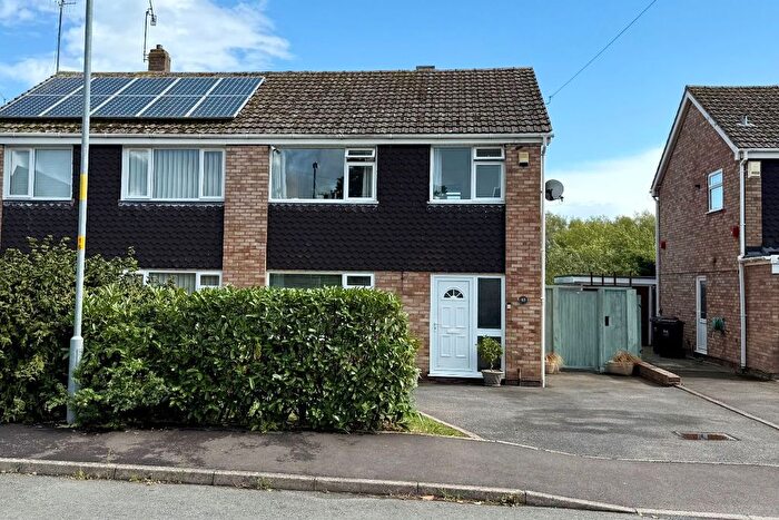 3 Bedroom Semi-Detached House For Sale In The Limes, Worcester, WR5