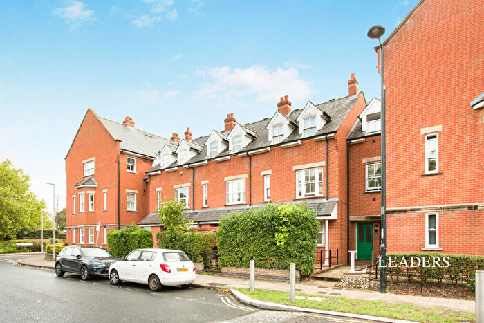 4 Bedroom Town House To Rent In Ravensworth Gardens, CB1