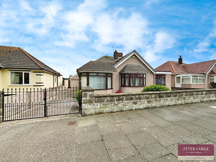 3 Bedroom Detached Bungalow For Sale In Burns Drive, Rhyl, LL18