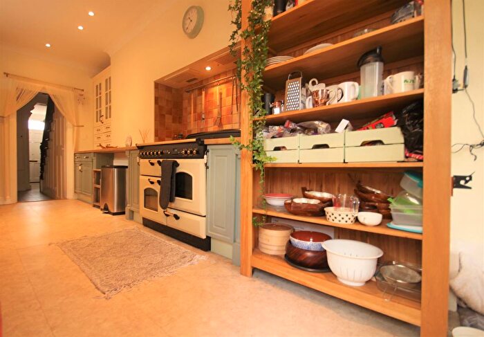 3 Bedroom Terraced House For Sale In Prospect Road, Woodford Green, IG8