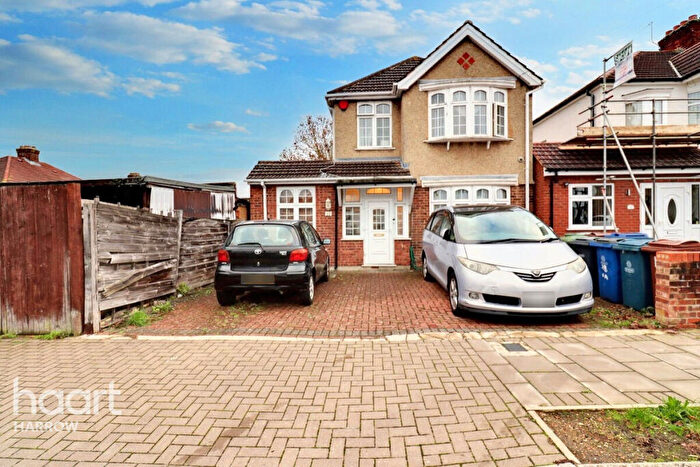4 Bedroom Detached House For Sale In Grange Avenue, Stanmore, HA7