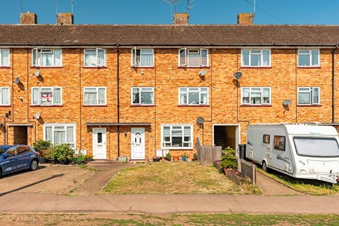 3 Bedroom Maisonette For Sale In Windsor Drive, Hertford, Hertfordshire, SG14