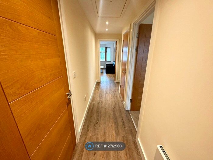2 Bedroom Flat To Rent In Pentyrch Court, Cardiff, CF24
