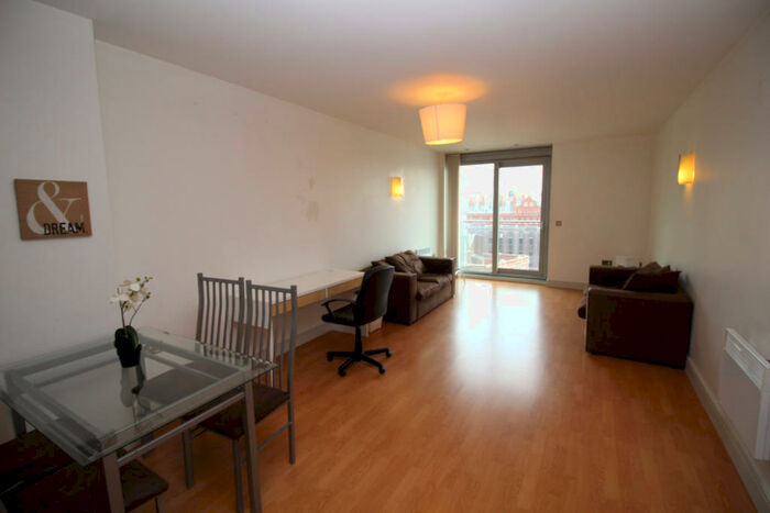 2 Bedroom Apartment To Rent In Great Northern Tower, Watson Street, Manchester, Greater Manchester, M3